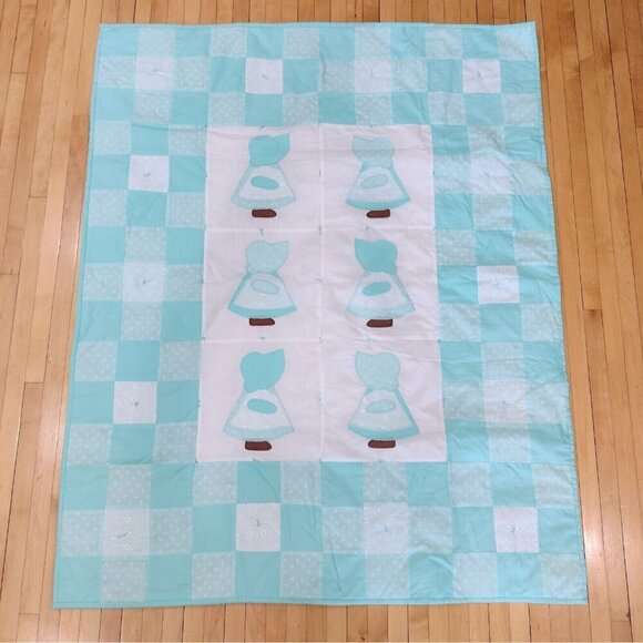 Handmade Sunbonnet Sue Dutch Girl Patchwork Baby Quilt Turquoise White 40 X 49 - Picture 1 of 8